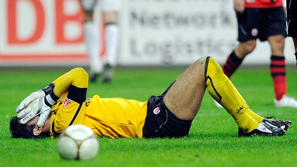 Bundesliga: Trauerflor in allen Stadien | ZEIT ONLINE